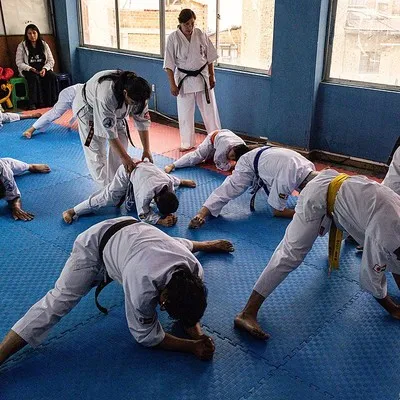 Sabuk beli bukan sabuk diraih